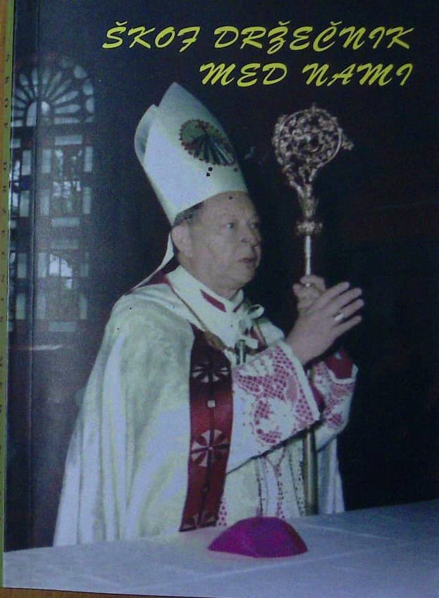 Škof Držečnik med nami